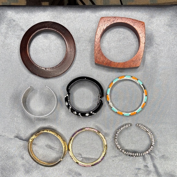 Elegant Mixed Color Bracelet Set - Picture 1 of 3